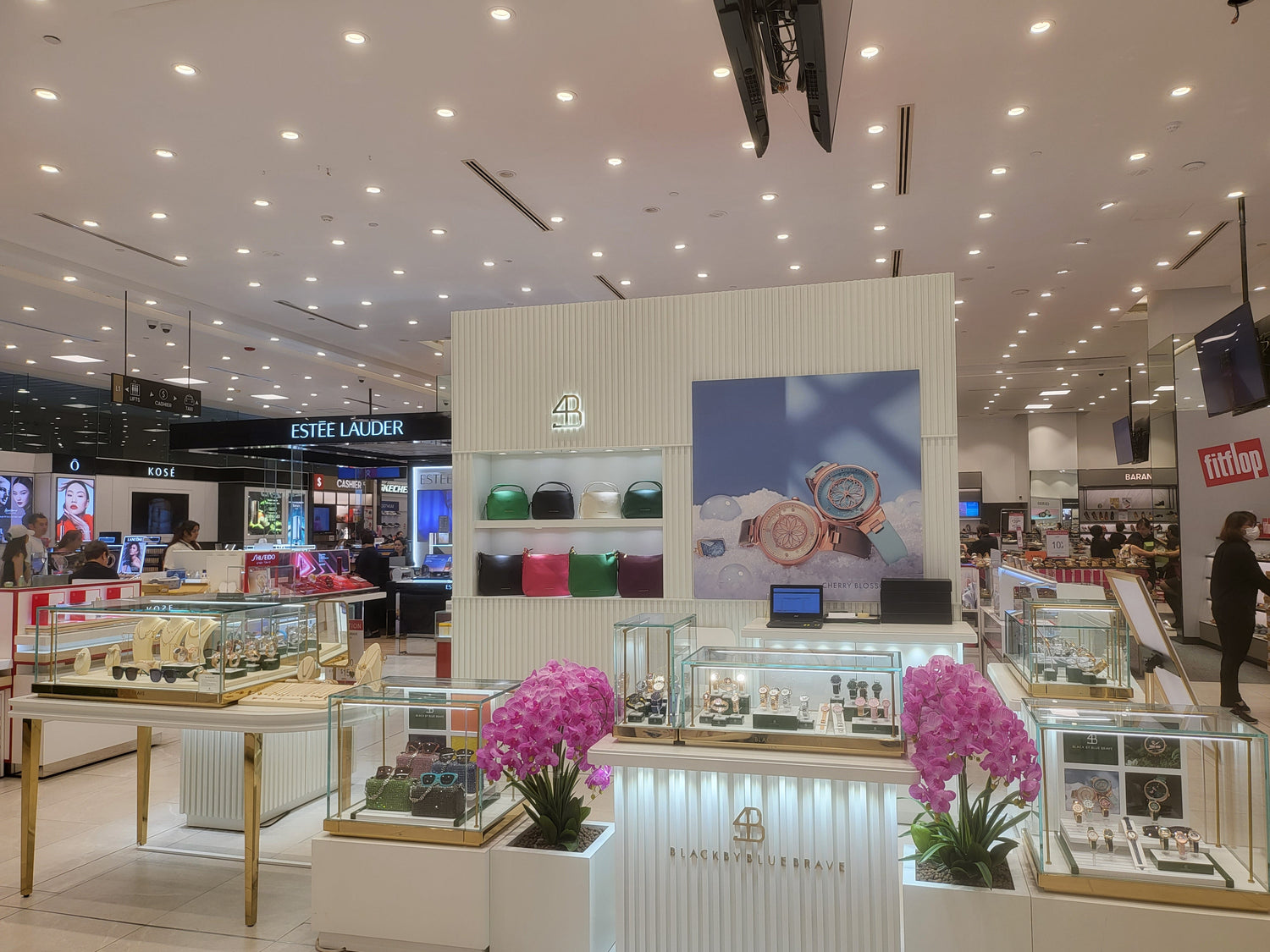 Where to Buy Ladies Watches in Singapore: Local Brands & International Luxury