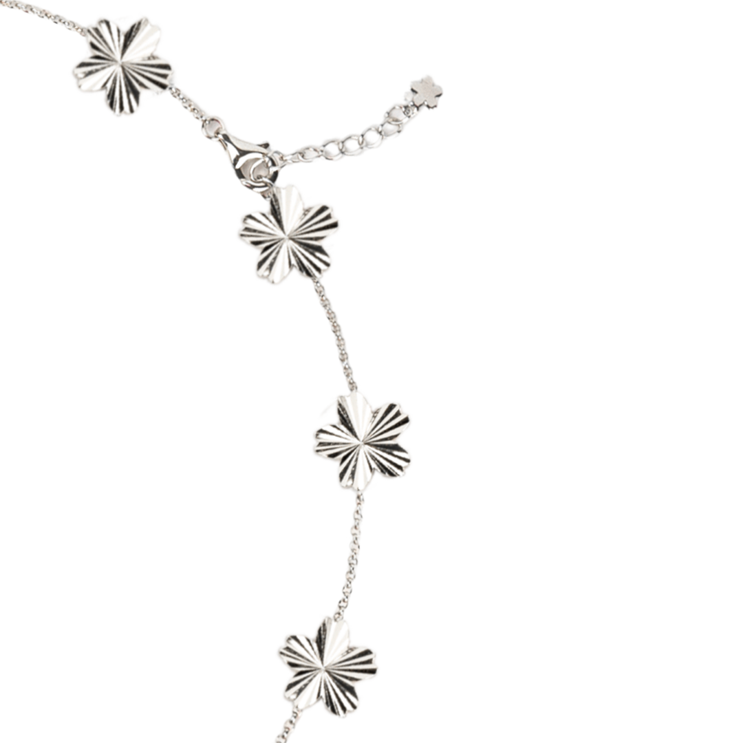 Cherry Blossom Gleam 14-Flower Shine Light Sakura Silver Necklace (Platinum Plated)