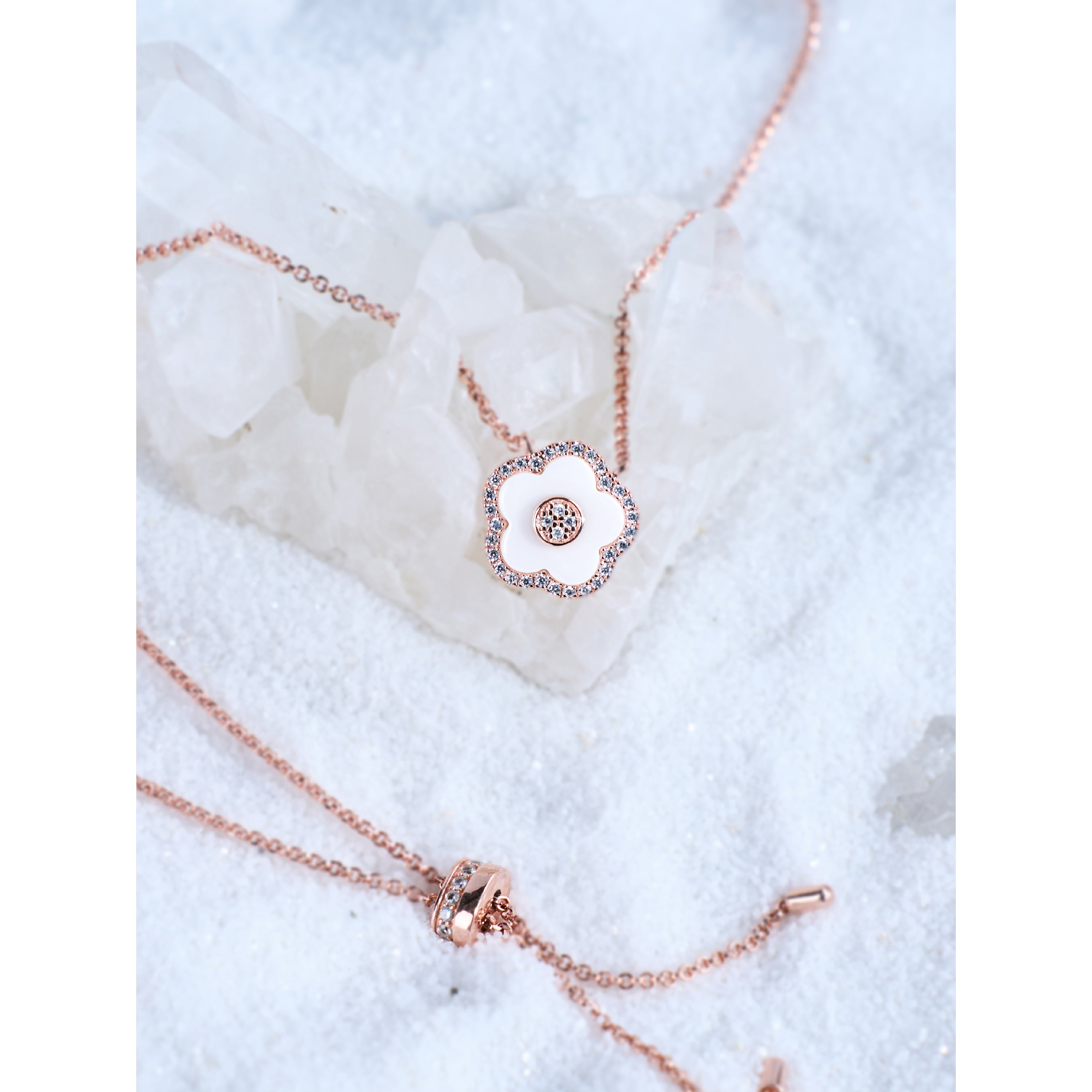 Classic Flower Necklace Brass 18k Rosegold Plating & White Ceramic 420-650mm with sliding clasp