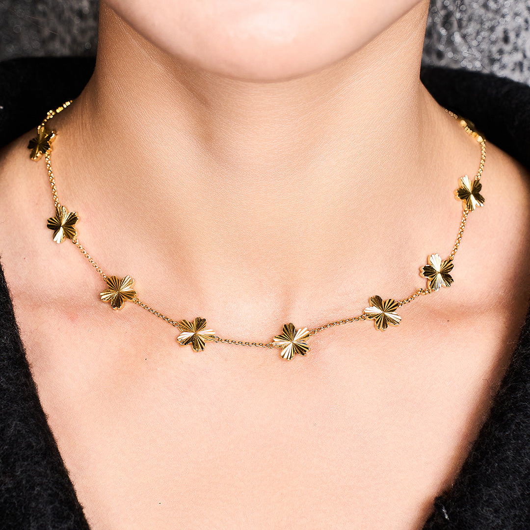 Cherry Blossom Gleam 14-Flower Shine Light Sakura Gold Necklace (18K Gold Plated)