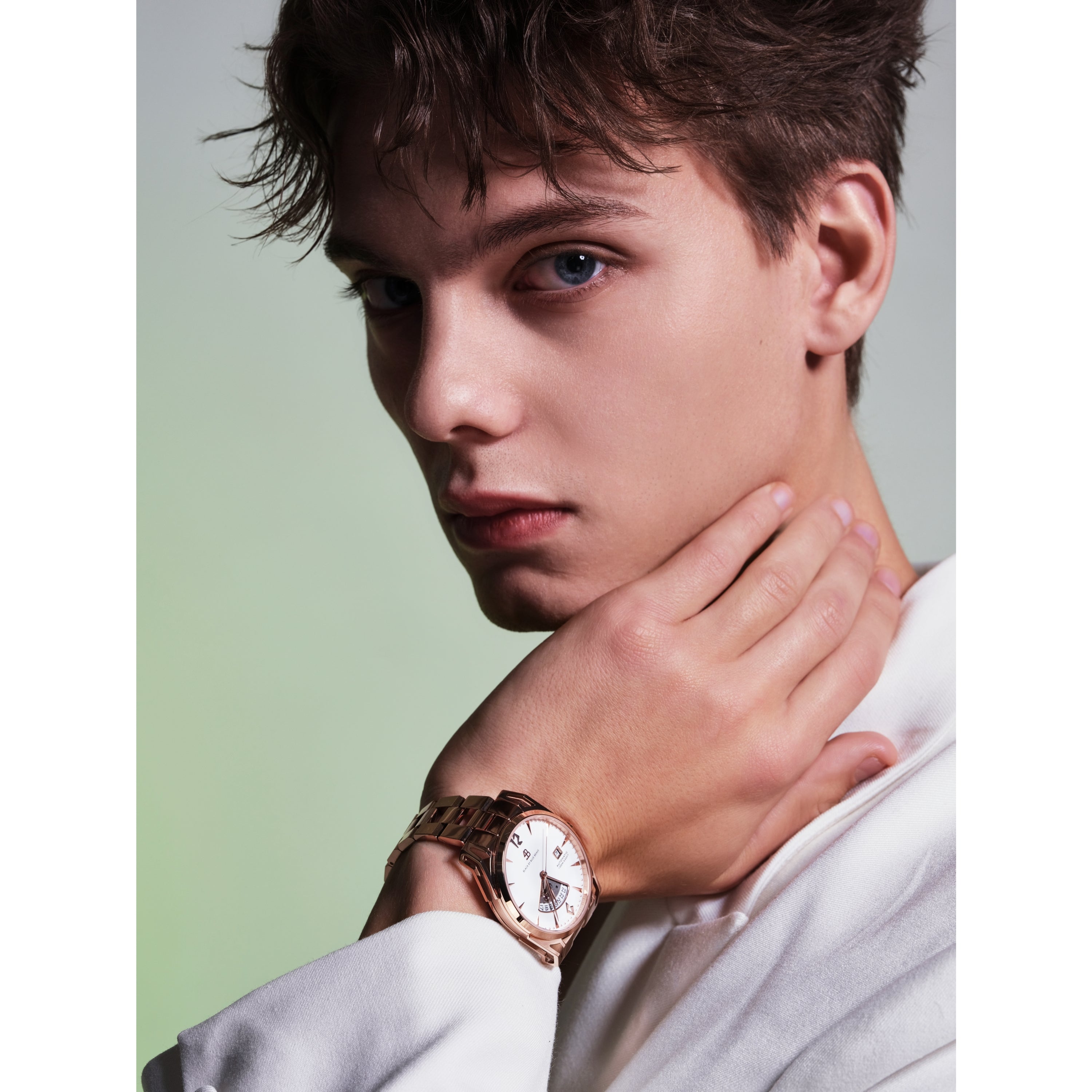 Classic 2024 40mm White Dial Rose Gold Bracelet Automatic Watch - 4B1225 - Model wearing - Black By Blue Brave